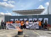 Aksi Damai Pendukung Borneo FC di Stadion Segiri Menuntut Kepastian Penggunaan Stadion