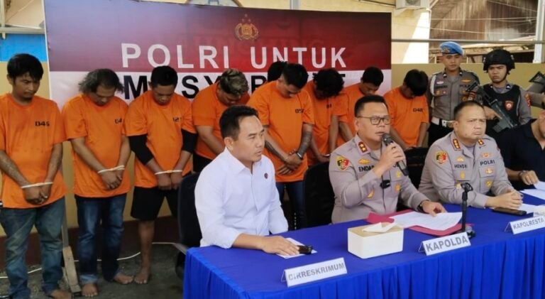 Kapolda Kaltim Irjen Pol Endar Priantoro saat ungkap kasus penembakan di THM Samarinda.(Istimewa)